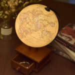 Globus terrestre antique avec boîte en bois unique et élégant - simple