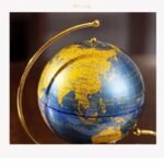 globus terrestre rotatif aux couleurs claires pour votre decouverte 238 1